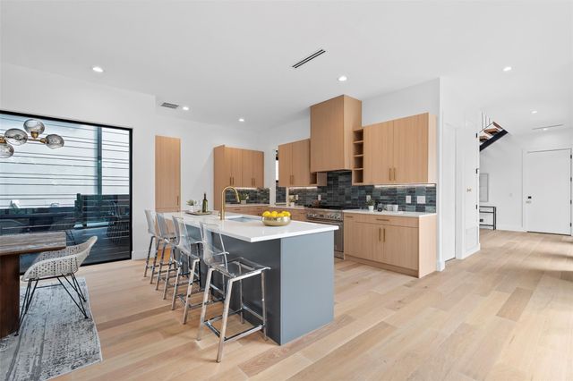 2208 Montclaire ST, Austin, TX 78704