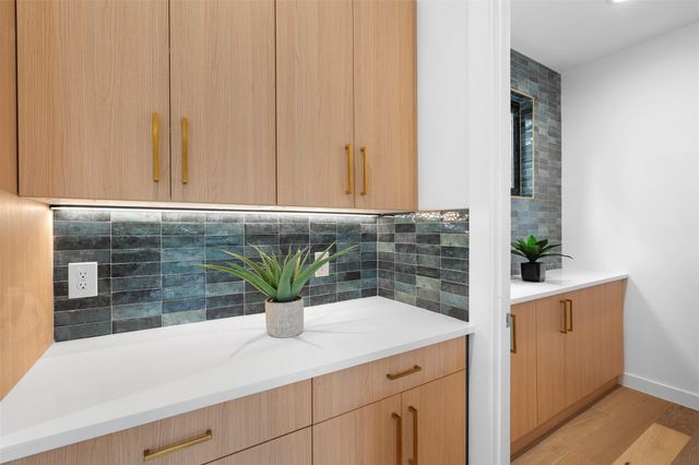 2208 Montclaire ST, Austin, TX 78704