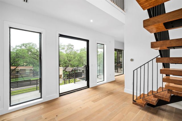 2208 Montclaire ST, Austin, TX 78704