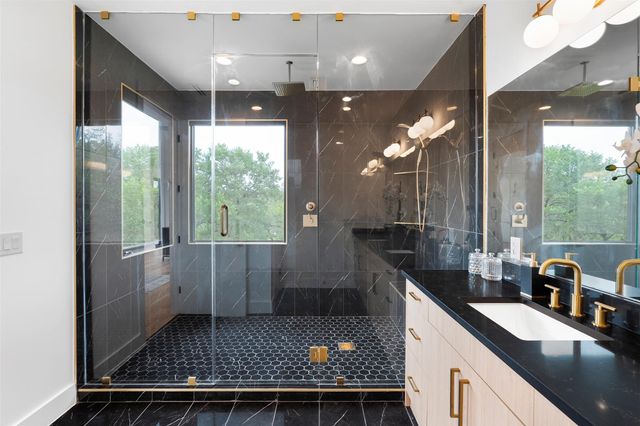 2208 Montclaire ST, Austin, TX 78704