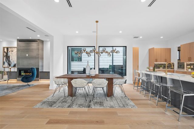 2208 Montclaire ST, Austin, TX 78704