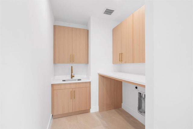 2208 Montclaire ST, Austin, TX 78704