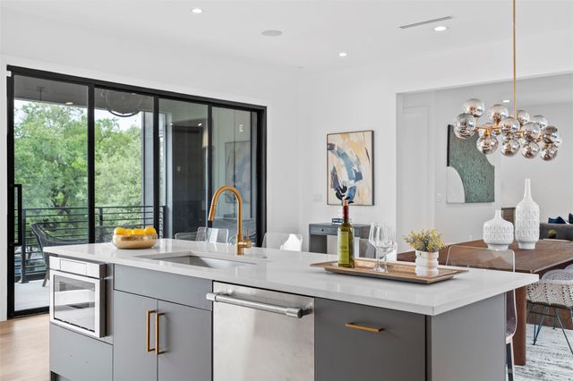 2208 Montclaire ST, Austin, TX 78704