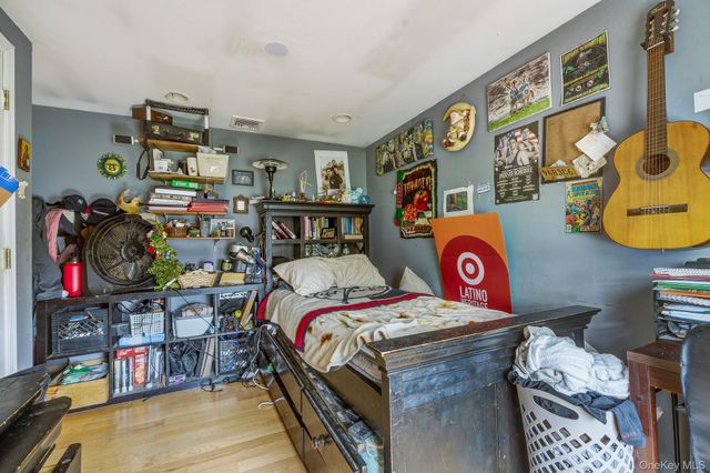 6 Strawberry Hill Lane, West Nyack, NY 10994