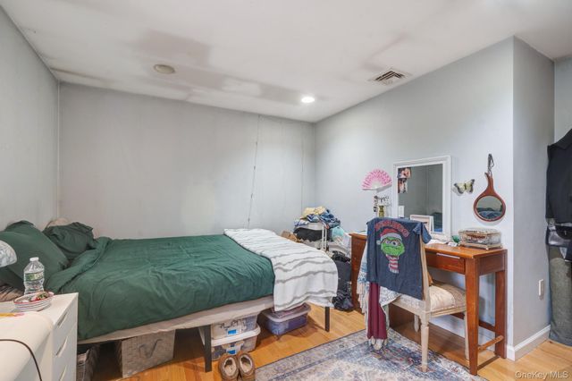 6 Strawberry Hill Lane, West Nyack, NY 10994