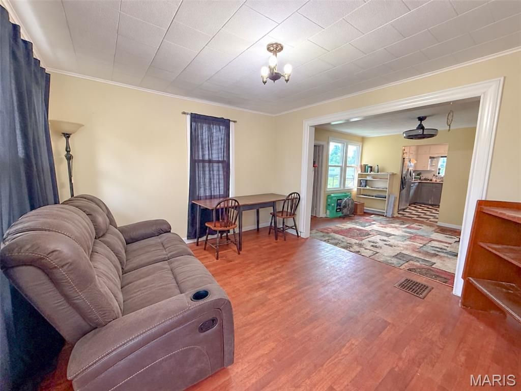 Image 5 of property listing at 211 Blue Street, Milton, IL 62352