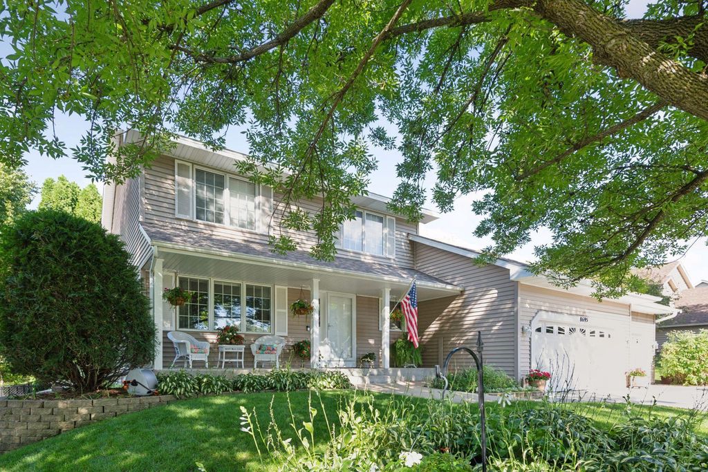 8695 Flamingo Drive, Chanhassen, MN 55317