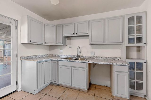 424 Grove Street NE, Albuquerque, NM 87108