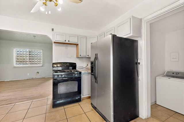 424 Grove Street NE, Albuquerque, NM 87108