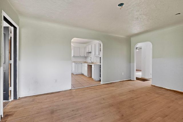 424 Grove Street NE, Albuquerque, NM 87108