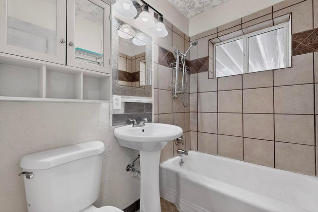 424 Grove Street NE, Albuquerque, NM 87108