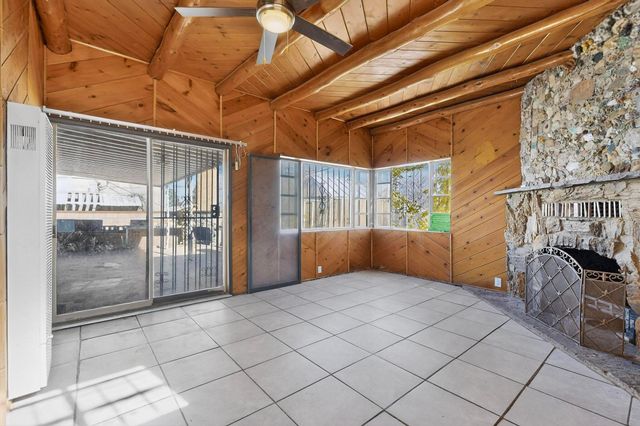 424 Grove Street NE, Albuquerque, NM 87108