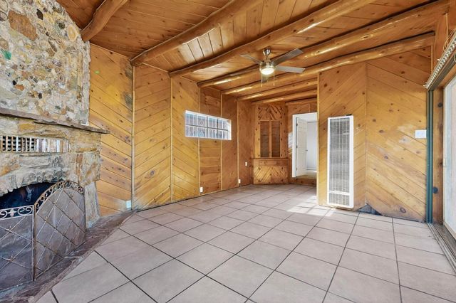 424 Grove Street NE, Albuquerque, NM 87108