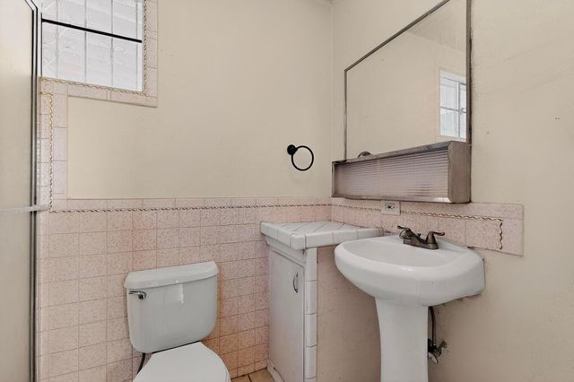 424 Grove Street NE, Albuquerque, NM 87108