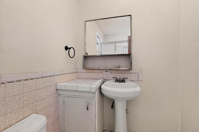 424 Grove Street NE, Albuquerque, NM 87108