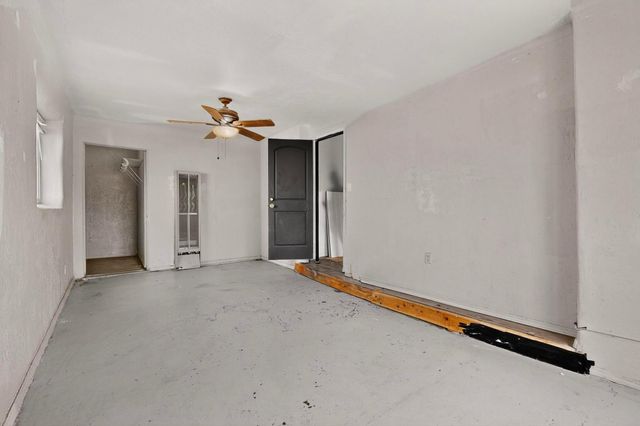 424 Grove Street NE, Albuquerque, NM 87108