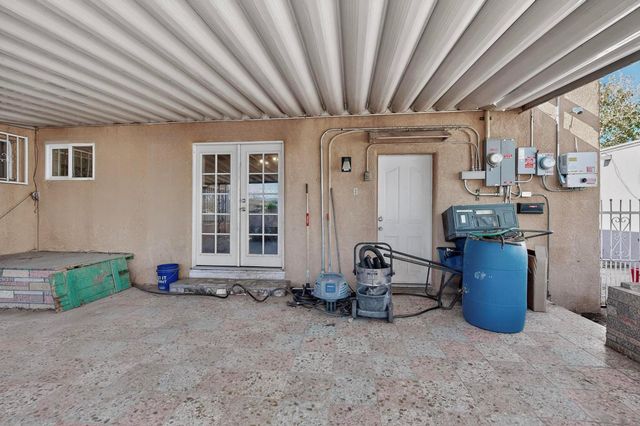 424 Grove Street NE, Albuquerque, NM 87108