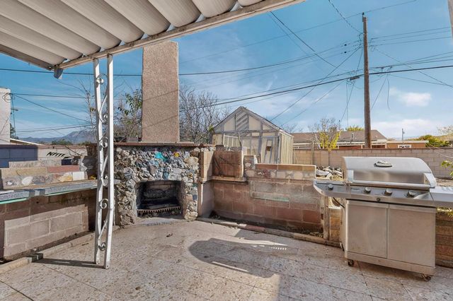 424 Grove Street NE, Albuquerque, NM 87108