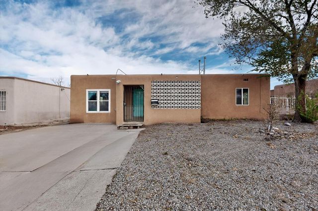 424 Grove Street NE, Albuquerque, NM 87108