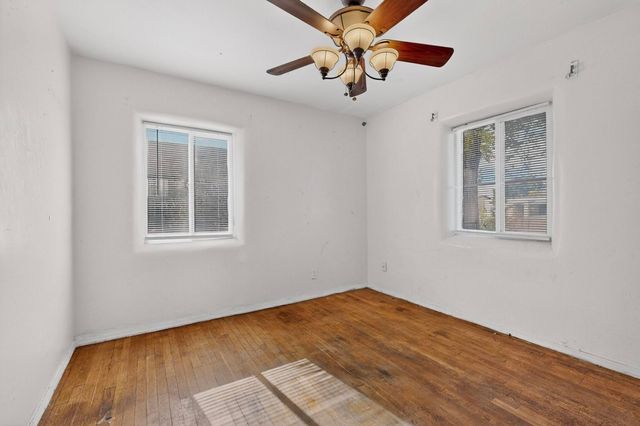 424 Grove Street NE, Albuquerque, NM 87108