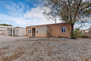 424 Grove Street NE, Albuquerque, NM 87108