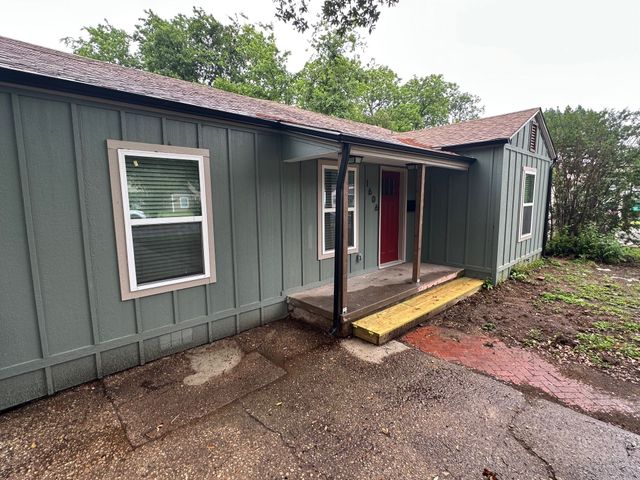 1606 Cherry Avenue, Corsicana, TX 75110