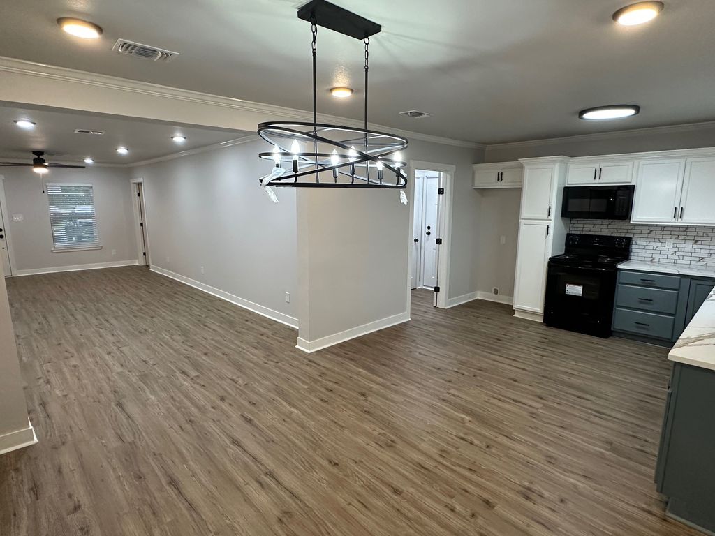 1606 Cherry Avenue, Corsicana, TX 75110