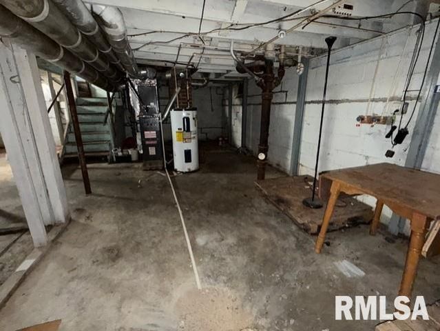 2216 S 13TH Street, Springfield, IL 62703