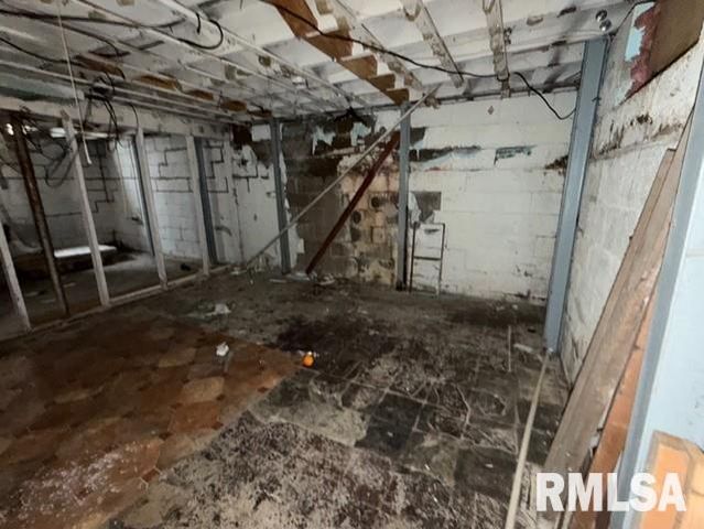 2216 S 13TH Street, Springfield, IL 62703