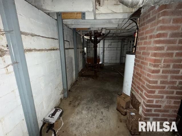 2216 S 13TH Street, Springfield, IL 62703