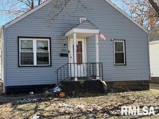 2216 S 13TH Street, Springfield, IL 62703