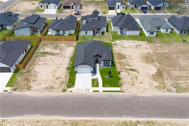 2305 N Venice Avenue, Edinburg, TX 78542