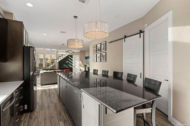 327 Jackson, San Antonio, TX 78212