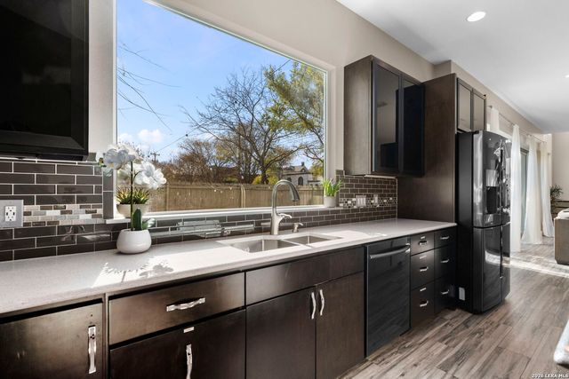 327 Jackson, San Antonio, TX 78212