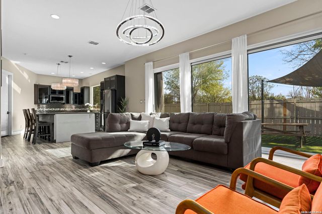 327 Jackson, San Antonio, TX 78212