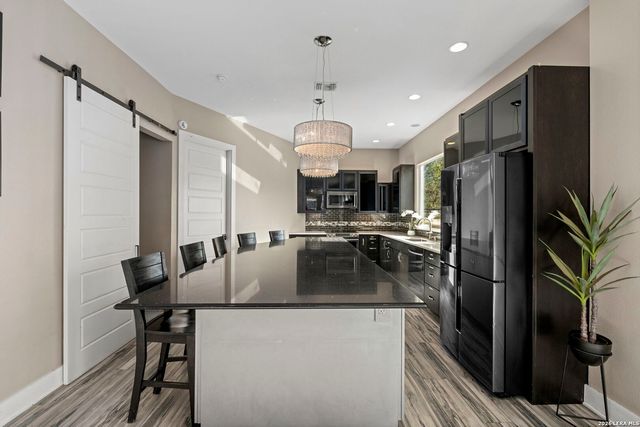 327 Jackson, San Antonio, TX 78212