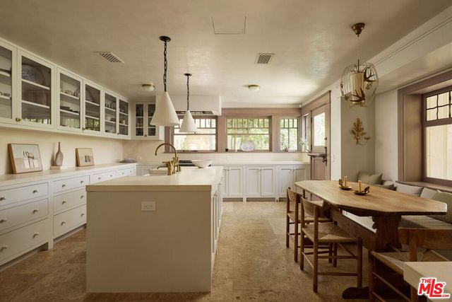 239 W Channel Road, Santa Monica, CA 90402