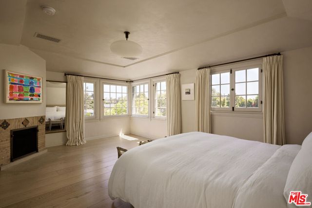 239 W Channel Road, Santa Monica, CA 90402