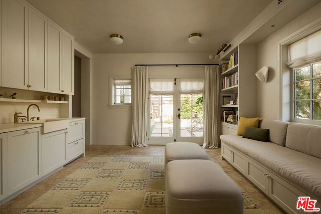 239 W Channel Road, Santa Monica, CA 90402