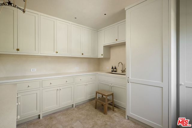 239 W Channel Road, Santa Monica, CA 90402