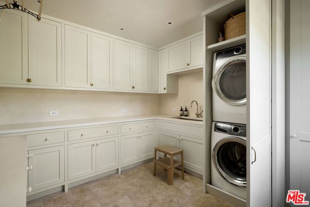 239 W Channel Road, Santa Monica, CA 90402