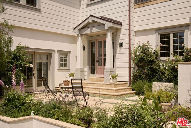 239 W Channel Road, Santa Monica, CA 90402