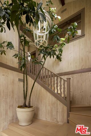 239 W Channel Road, Santa Monica, CA 90402
