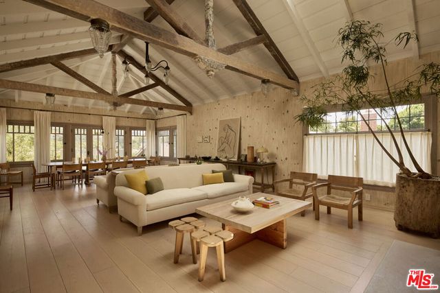 239 W Channel Road, Santa Monica, CA 90402