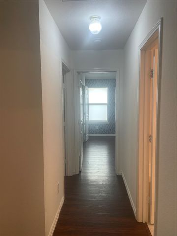 1825 Kingsbrook Trail, Fort Worth, TX 76120