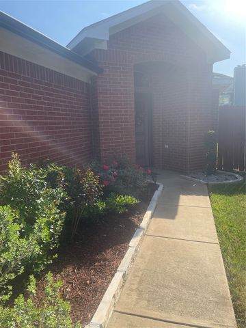 1825 Kingsbrook Trail, Fort Worth, TX 76120