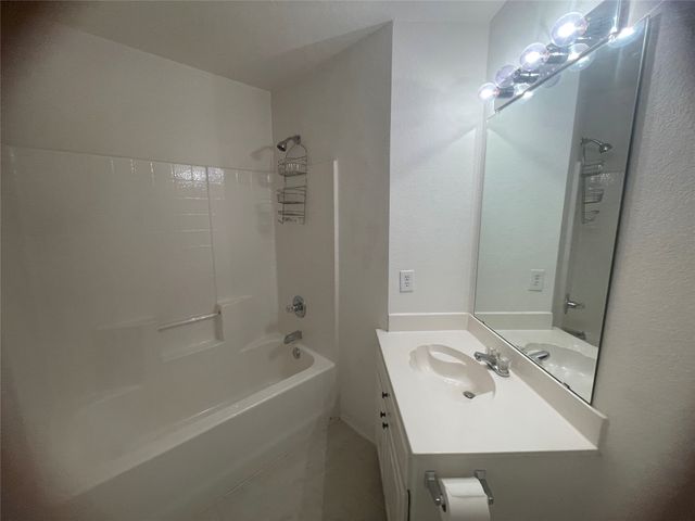 1825 Kingsbrook Trail, Fort Worth, TX 76120