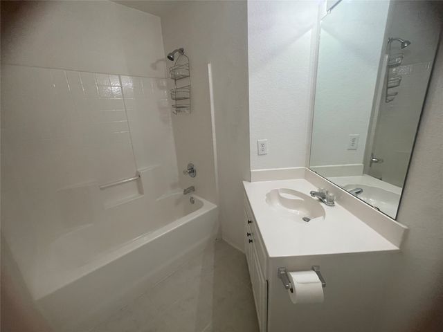 1825 Kingsbrook Trail, Fort Worth, TX 76120