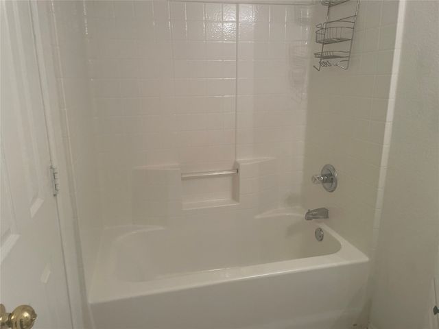 1825 Kingsbrook Trail, Fort Worth, TX 76120