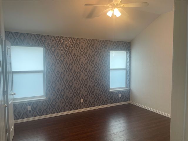 1825 Kingsbrook Trail, Fort Worth, TX 76120